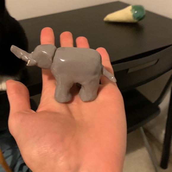 Folk art elephant made out of clay - Picture 3 of 5